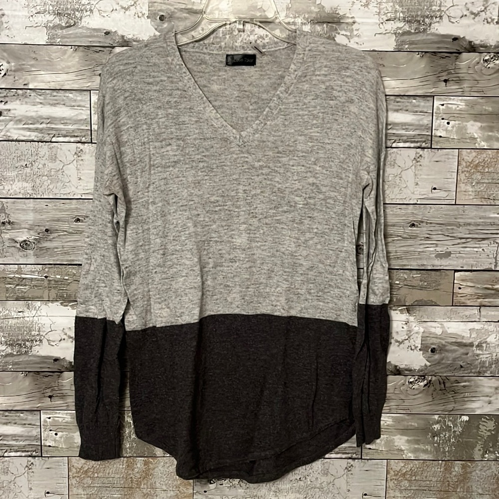 Colorblock V-neck Sweater